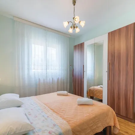 Two-bedroom With Sea View 09 Apartment *