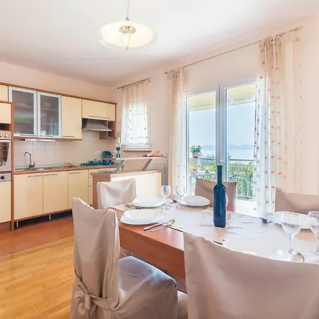 Apartament Two-bedroom With Sea View 09 *