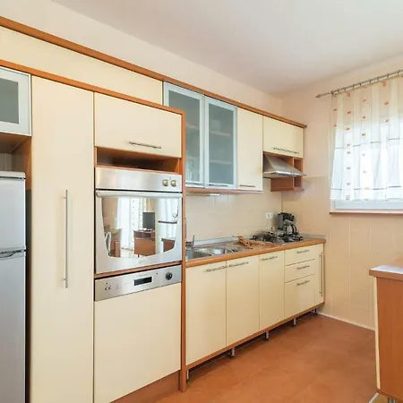 Two-bedroom With Sea View 09 *